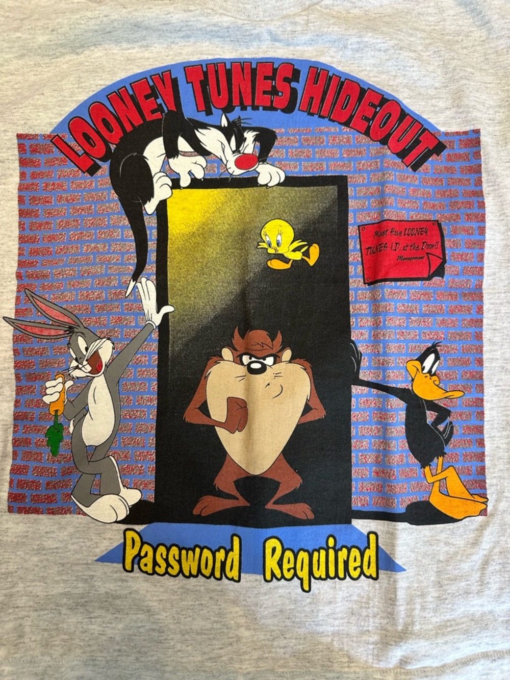Rare Vintage Looney Tunes Hideout Graphic T-Shirt size S/M - Picture 2 of 11